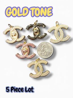 🆕 Listing - 5 Piece Set Large Logo Turn-lock Gold Tone Zipper Pull Charm
